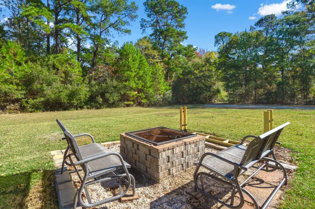 $205,000 | 602 Murphy Bay Drive, Cross, SC 29436