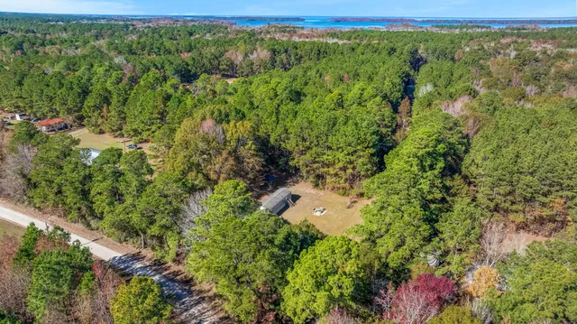 $205,000 | 602 Murphy Bay Drive, Cross, SC 29436