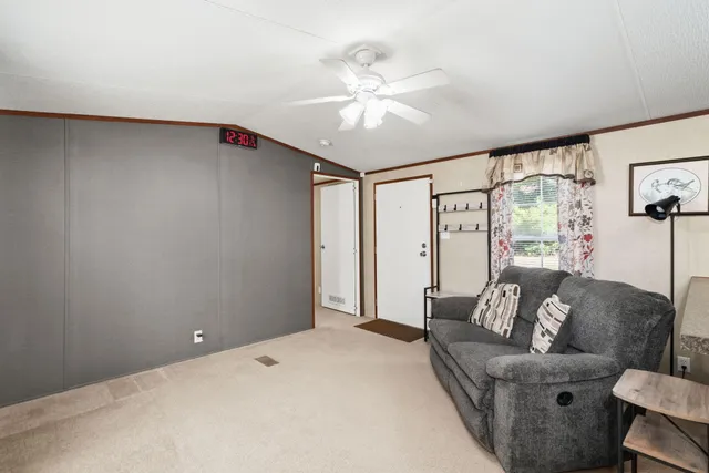 $205,000 | 602 Murphy Bay Drive, Cross, SC 29436