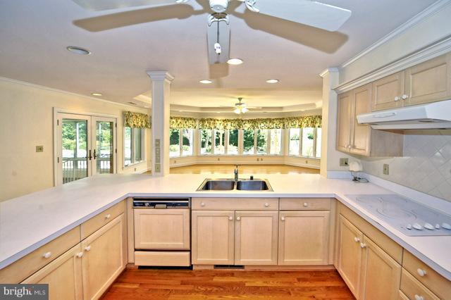 3985 Germantown Road Edgewater, MD 21037 - Photo 16 of 29 Kitchen