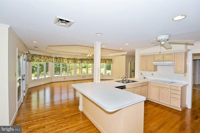 3985 Germantown Road Edgewater, MD 21037 - Photo 24 of 29 Kitchen