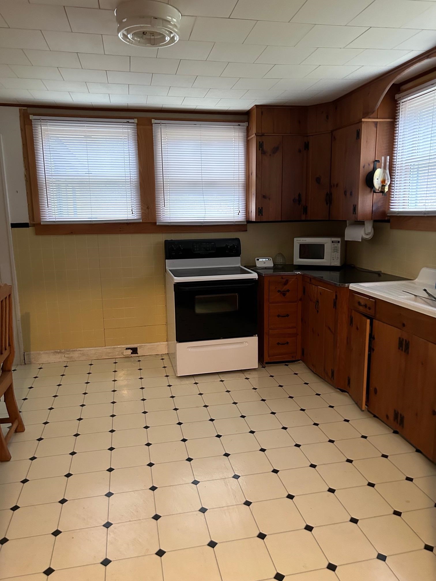 573 Smead Road Wardsboro, VT 05360 - Photo 5 of 34