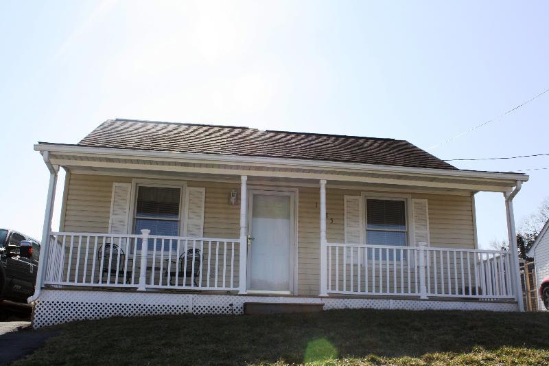 1485 Kefauver Road Southeast Roanoke, VA 24014 - Photo 2 of 13 Front