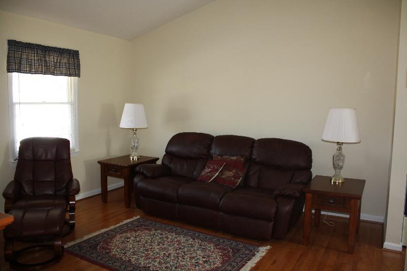 1485 Kefauver Road Southeast Roanoke, VA 24014 - Photo 3 of 13 Living Room
