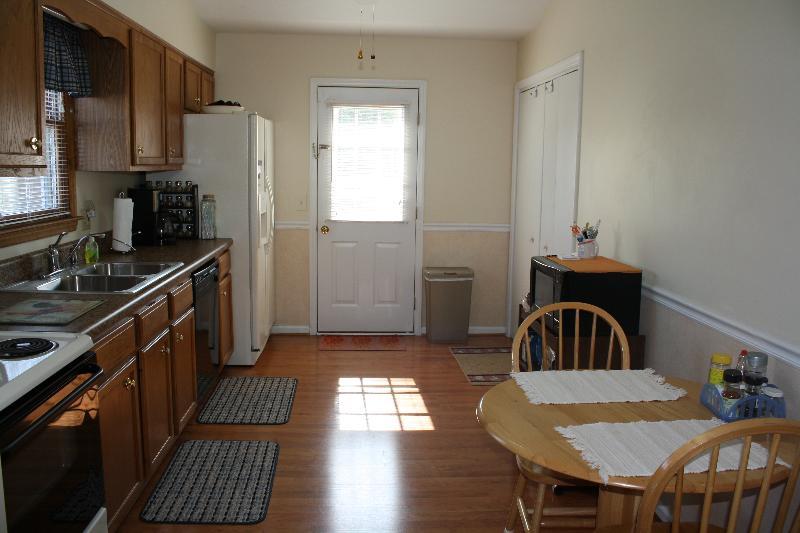 1485 Kefauver Road Southeast Roanoke, VA 24014 - Photo 5 of 13 Living Room to Kitchen