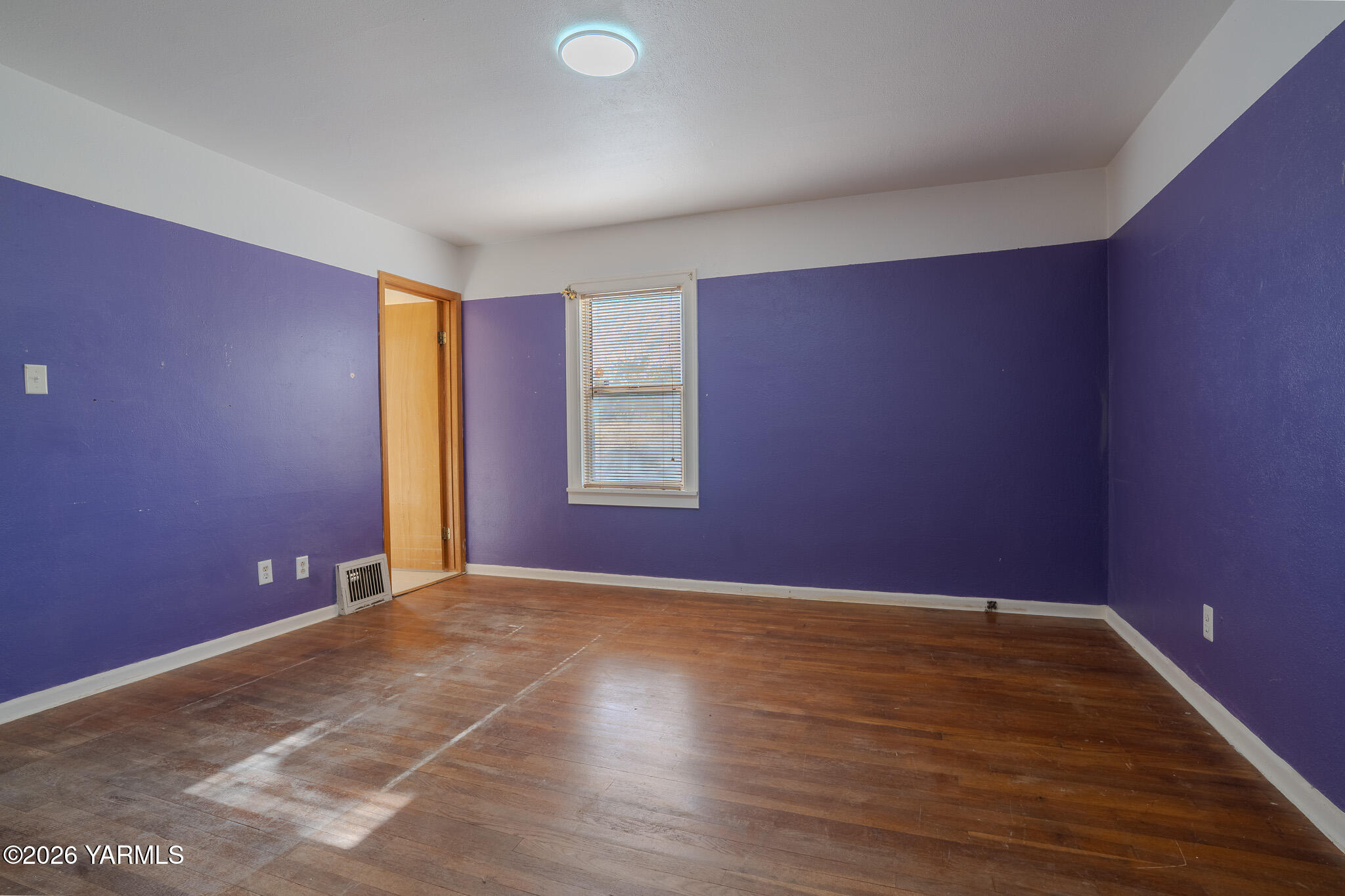 724 Ghormley Road Yakima, WA 98908 - Photo 16 of 44 Primary Bedroom