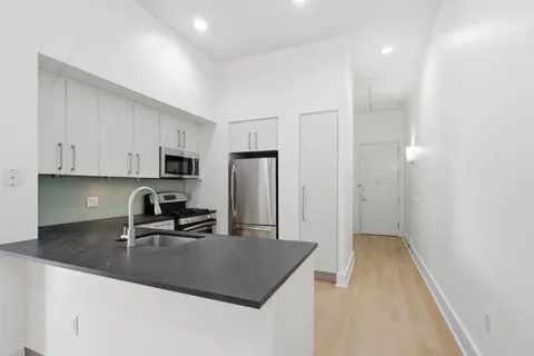 $560,000 | 4 Beacon Way, Unit 303, Jersey City, NJ 07304