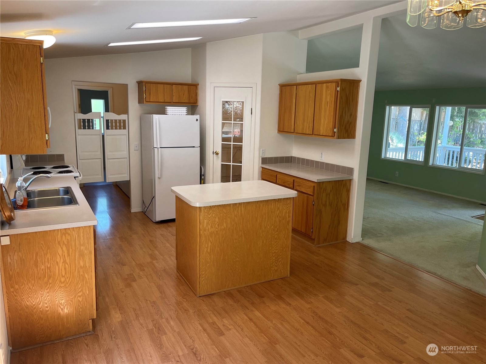 312 Rhododendron Drive Sequim, WA 98382 - Photo 10 of 32 Gallery Image 10