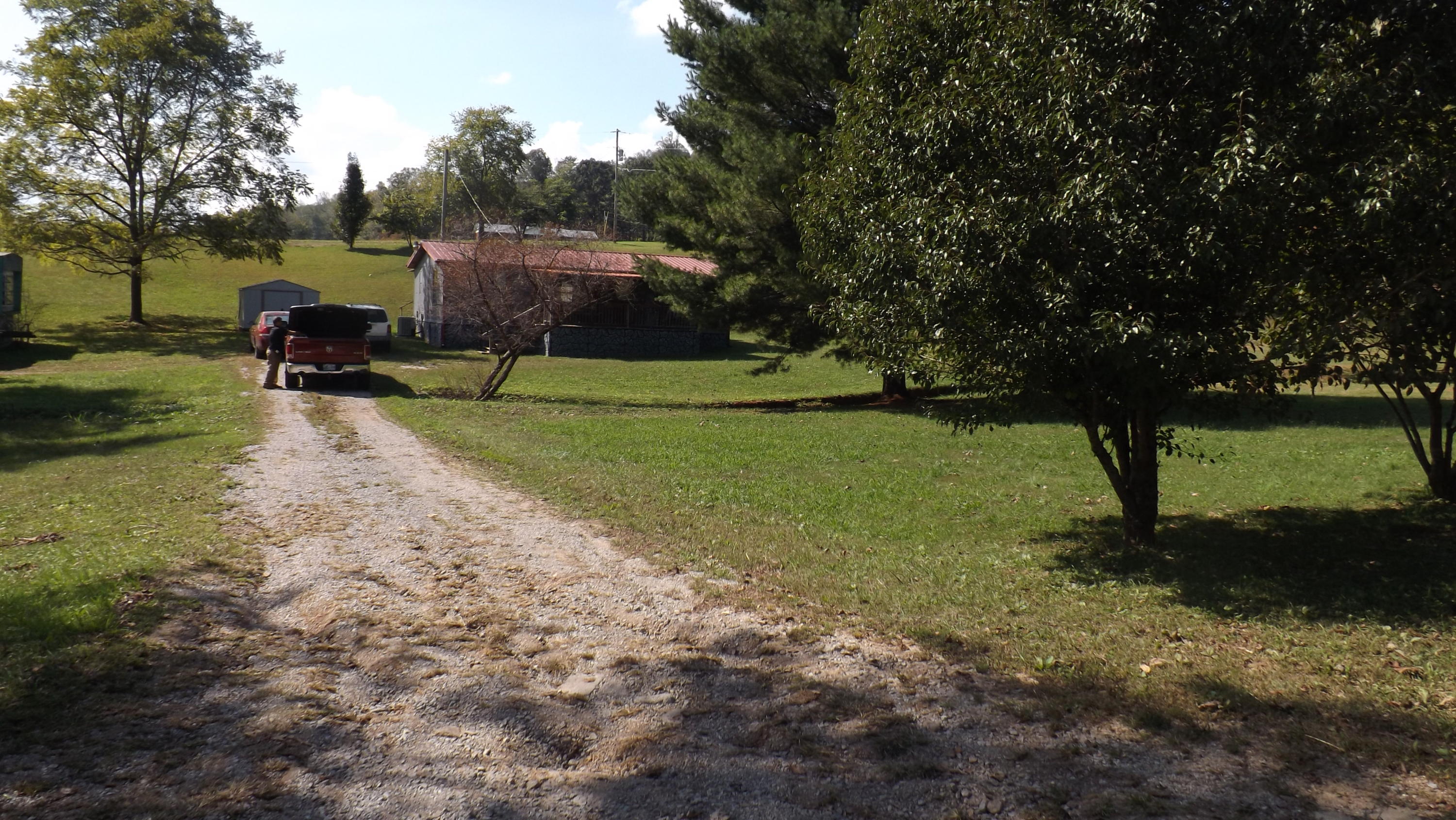 143 Carey Road Speedwell, TN 37870 - Photo 3 of 18 DSCF6202