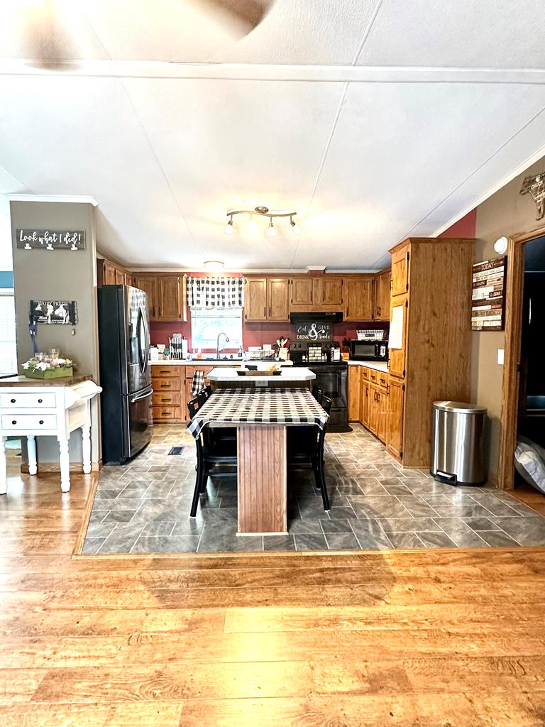 622 Thompson Road Marion, VA 24354 - Photo 9 of 48 Gallery Image 9
