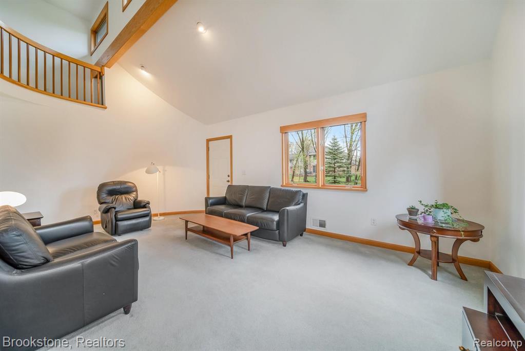 890 Bloomer Road Rochester Hills, MI 48307 - Photo 7 of 34