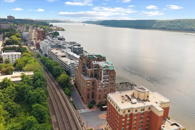 a picture of city view