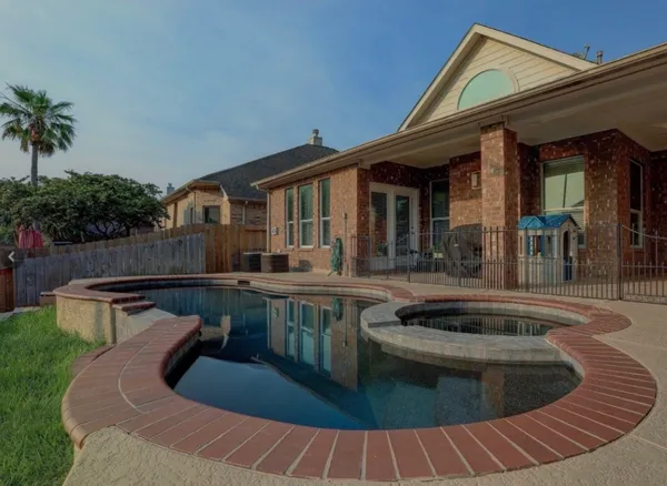 $4,000 | 313 Marina Oaks Court, League City, TX 77565