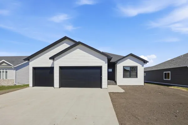 $589,900 | 2232 44th Street South, Moorhead, MN 56560