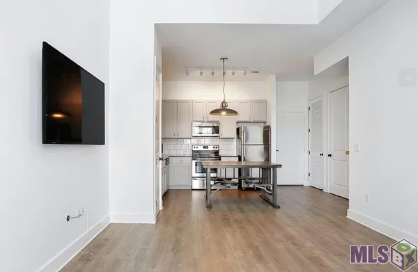 $410,000 | 255 East Boyd Drive, Unit 304, Baton Rouge, LA 70808