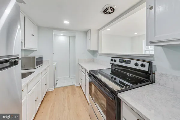 $2,500 | 9841 Hagel Circle, Lorton, VA 22079