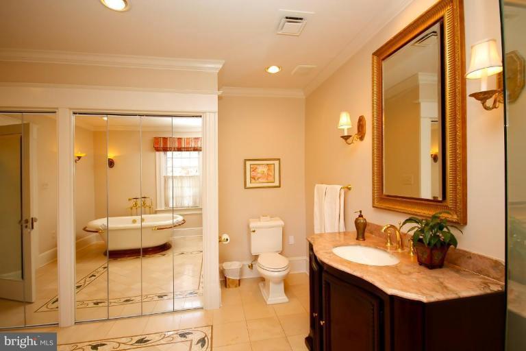 1600 Russell Road Alexandria, VA 22301 - Photo 11 of 30 Master Bath #2