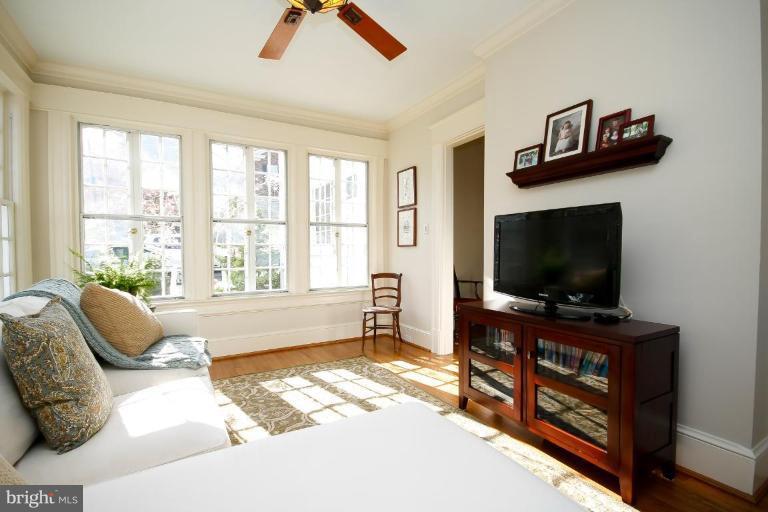 1600 Russell Road Alexandria, VA 22301 - Photo 18 of 30 Family Room #2
