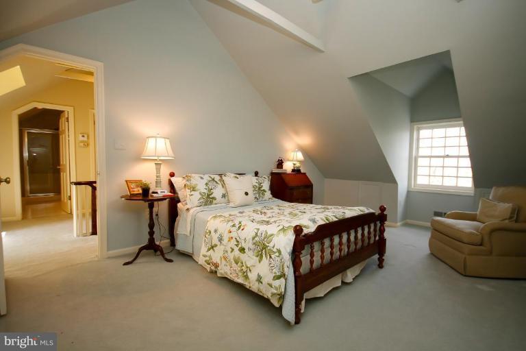 1600 Russell Road Alexandria, VA 22301 - Photo 24 of 30 Bedroom #4
