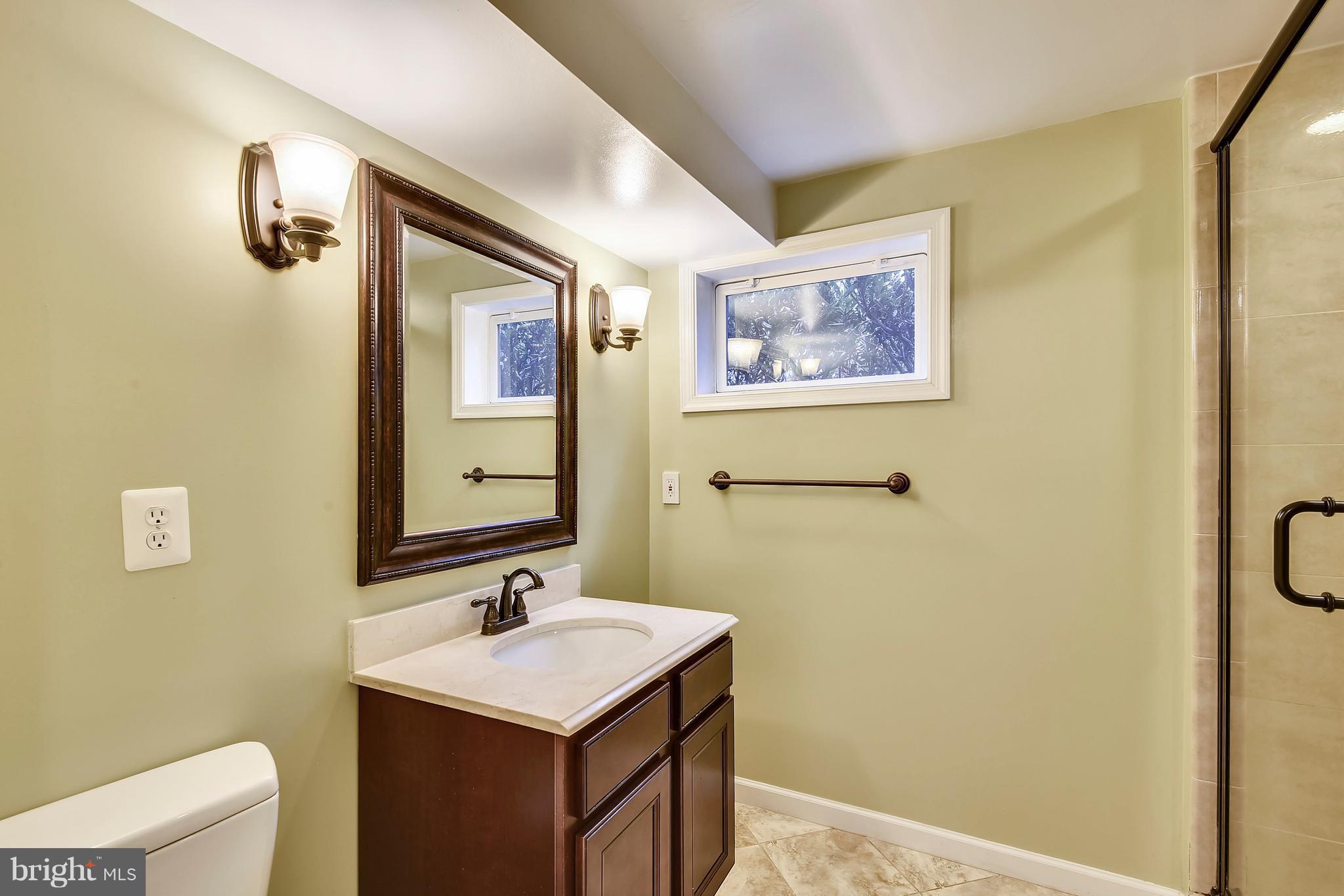 9502 2nd Avenue Silver Spring, MD 20910 - Photo 18 of 25 Bath