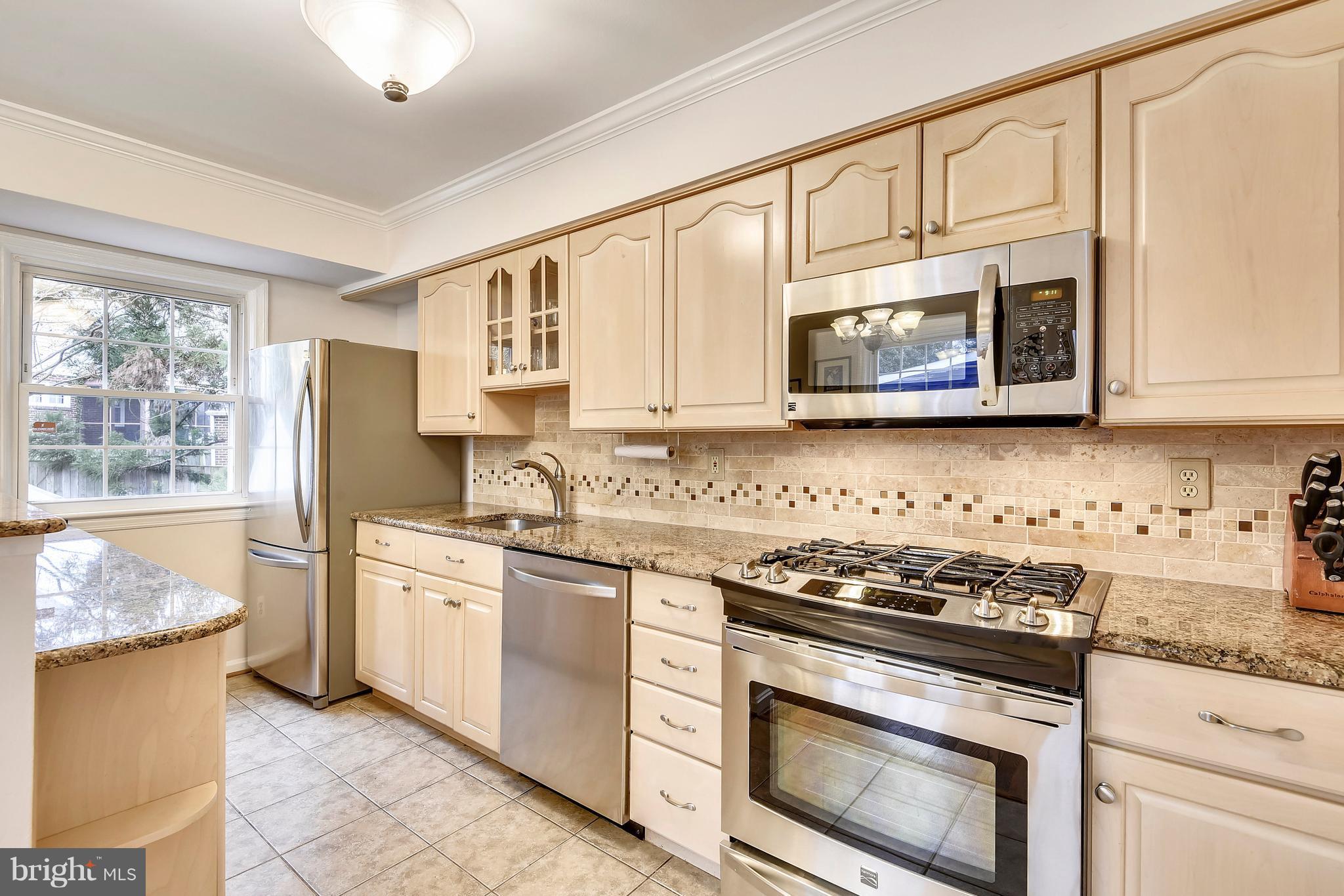 9502 2nd Avenue Silver Spring, MD 20910 - Photo 7 of 25 Kitchen