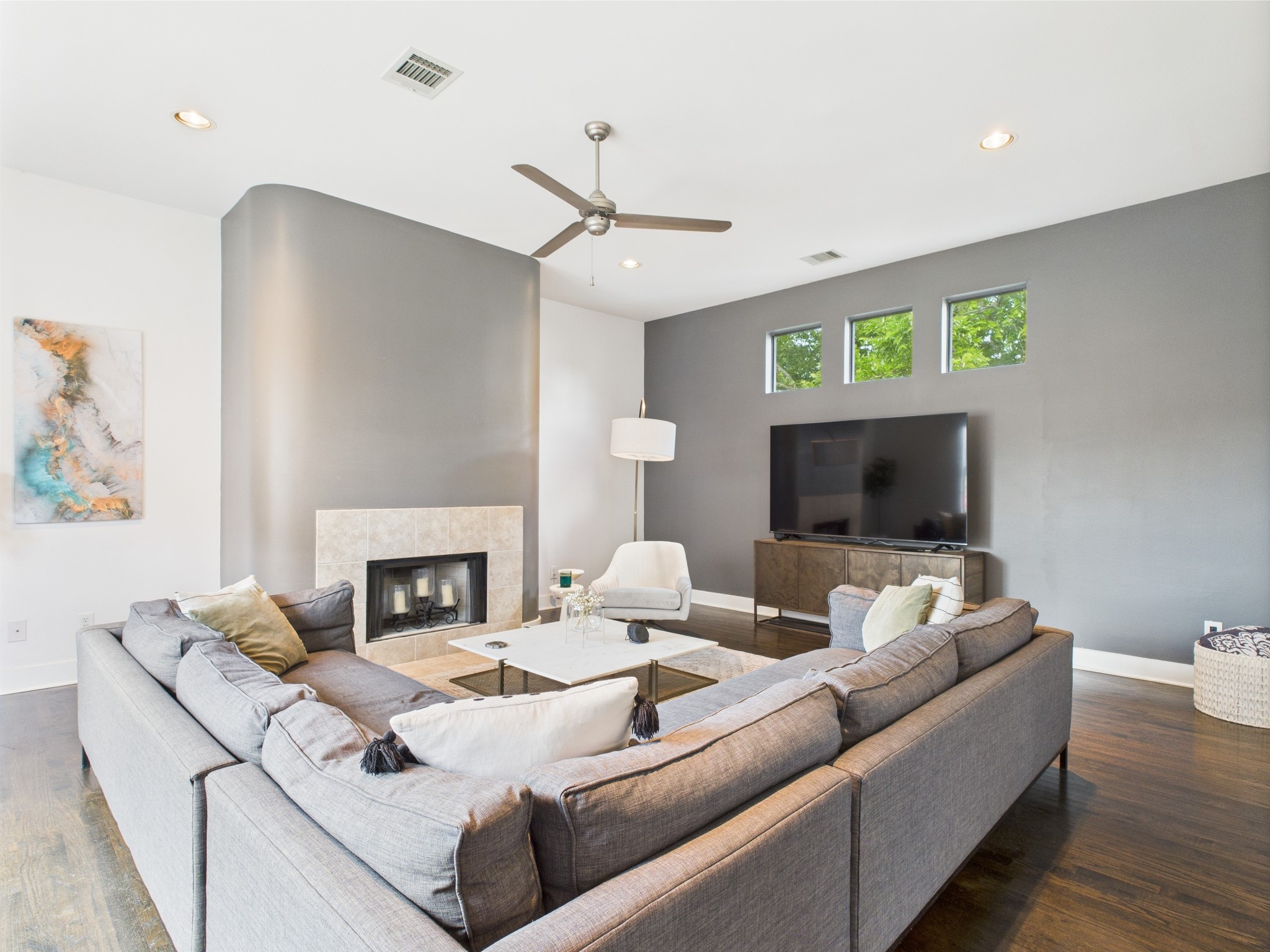 5810 Darling Street, Unit F Houston, TX 77007 - Photo 2 of 38 Family/living room