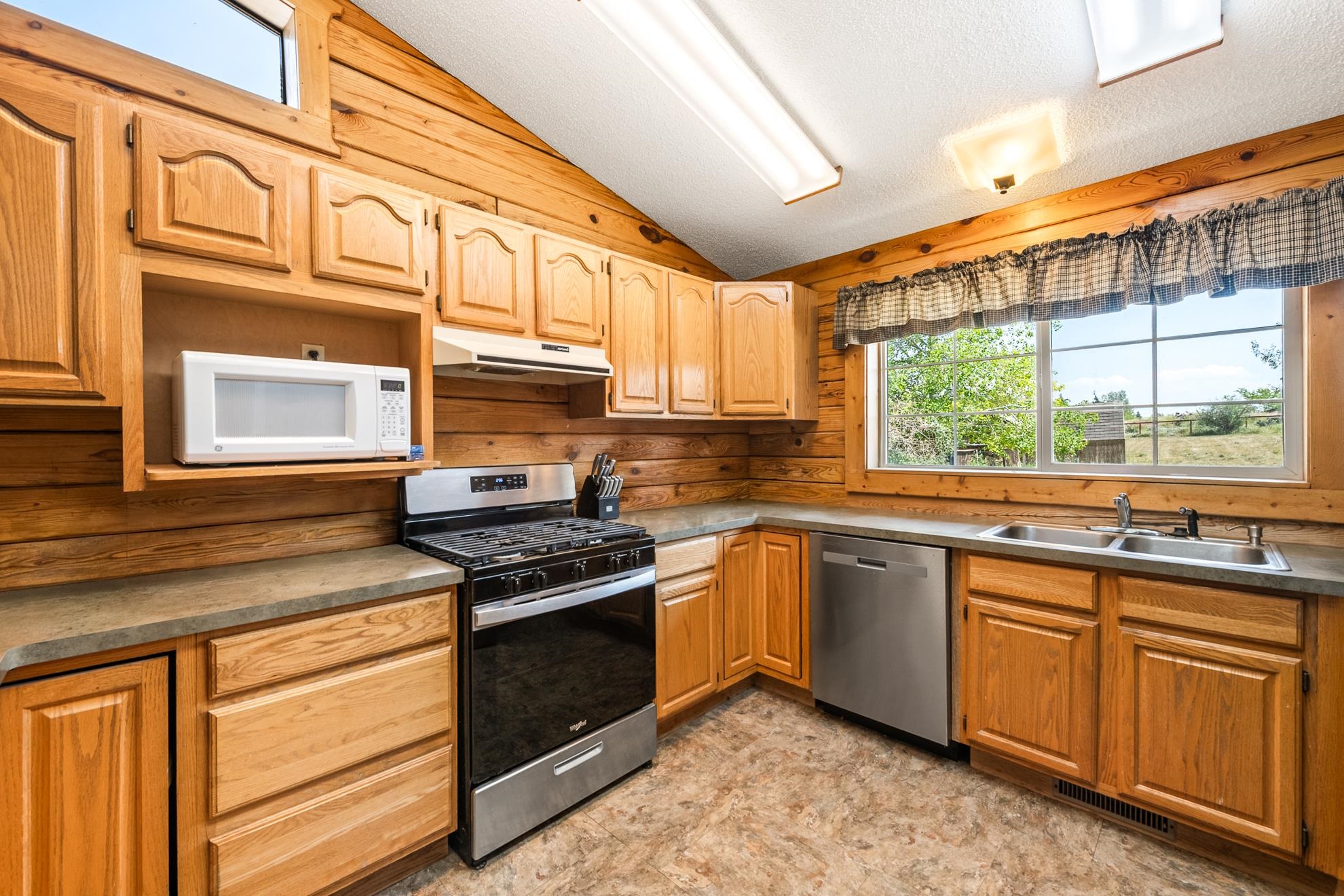 81 Walker Road Evanston, WY 82930 - Photo 6 of 33