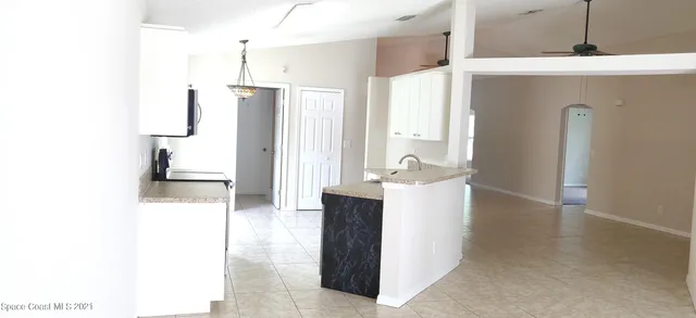 $2,500 | 2148 Caledonia Place, Melbourne, FL 32940