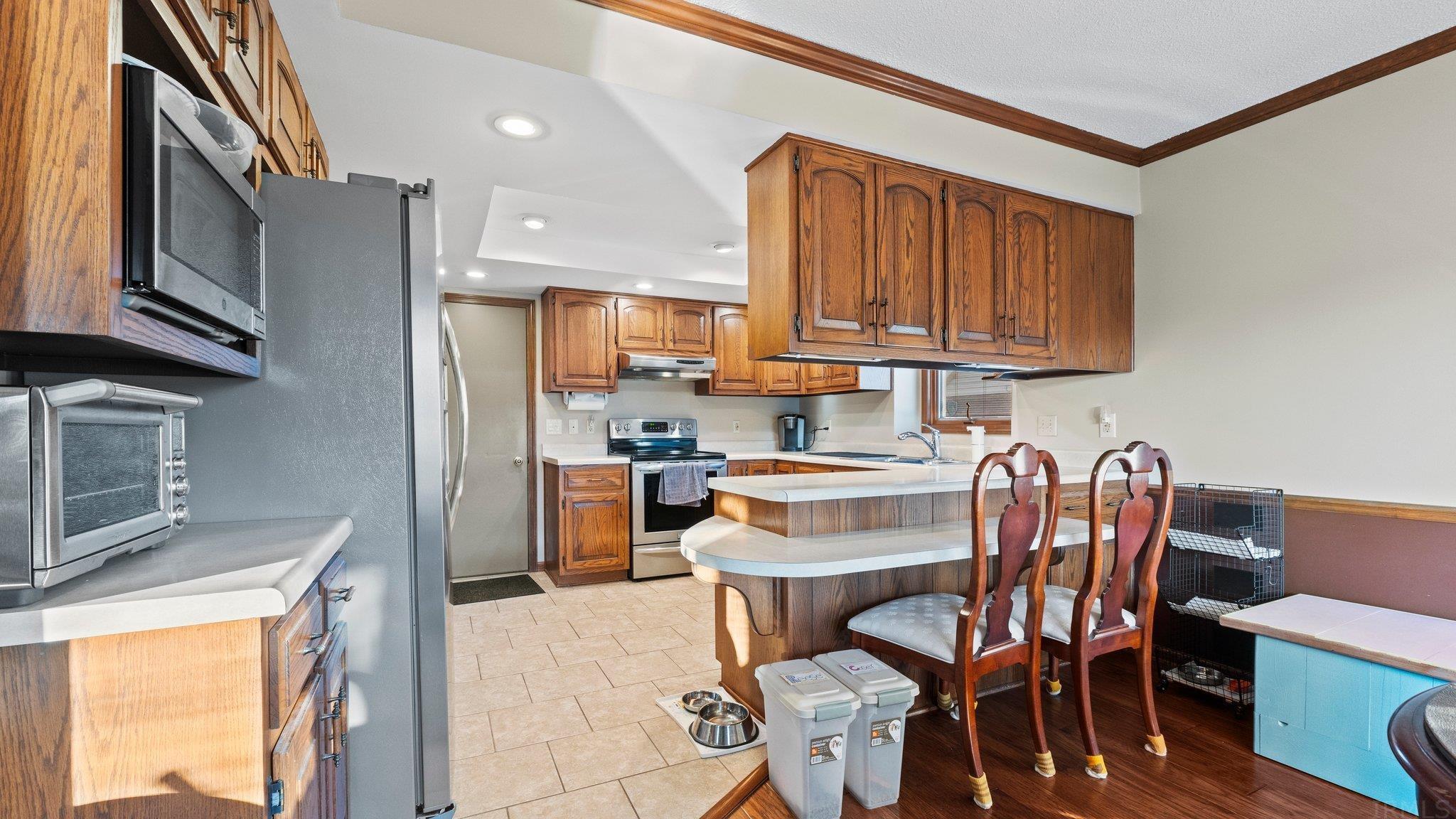 8330 Hawk Spring Hill Fort Wayne, IN 46825 - Photo 12 of 36 Gallery Image 12