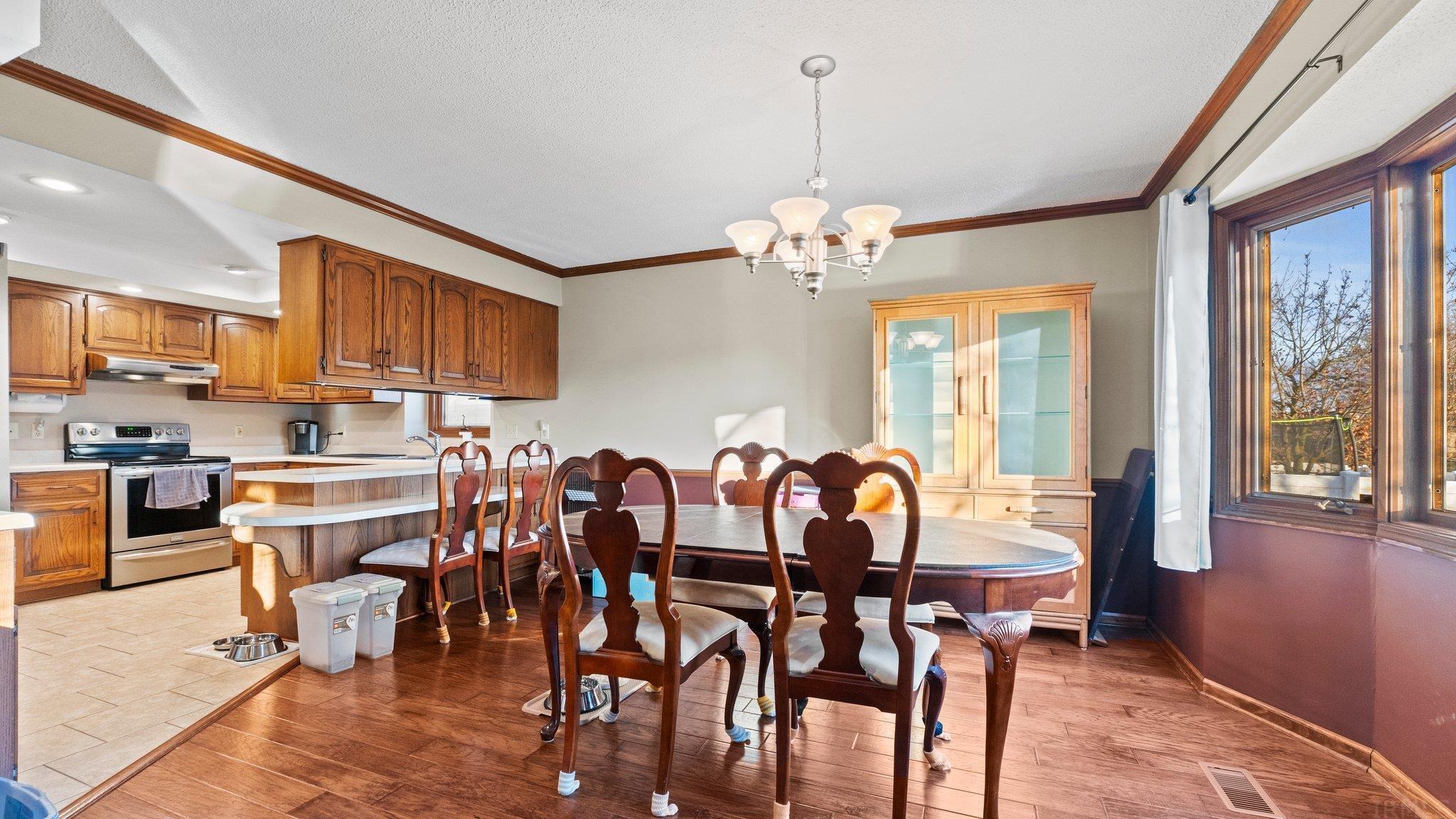 8330 Hawk Spring Hill Fort Wayne, IN 46825 - Photo 10 of 36 Gallery Image 10