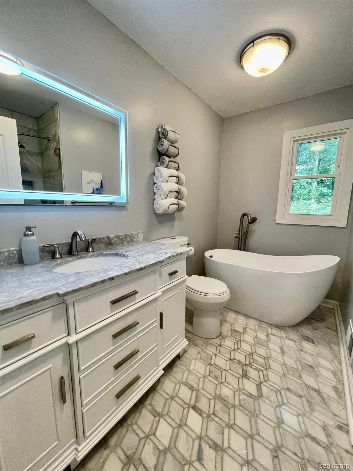 7375 Warren Road Ann Arbor, MI 48105 - Photo 41 of 57 completely remodeled main bath w/soaker tub...