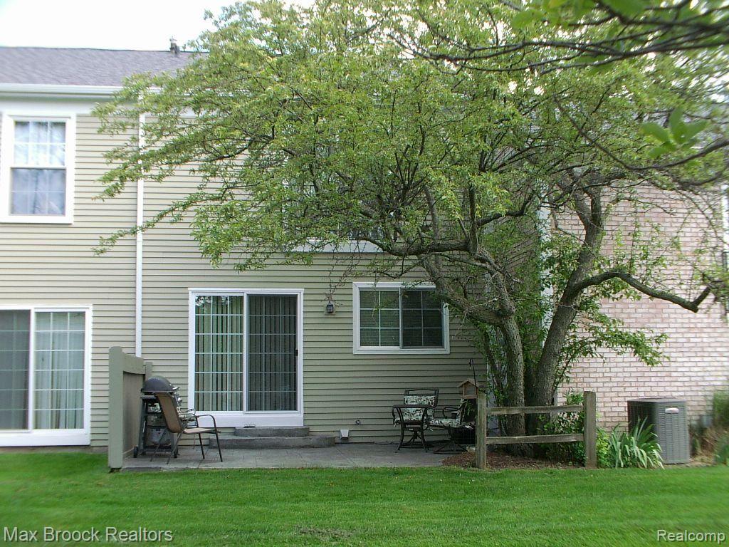 1197 Pine Ridge Court, Unit 129 Rochester, MI 48306 - Photo 6 of 23 Rear of unit