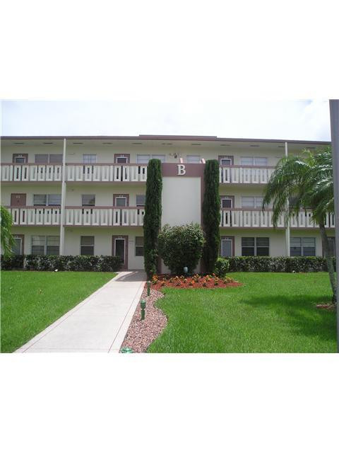 49 Preston F, Unit 49 Boca Raton, FL 33434 - Photo 14 of 22 Facade/Exterior Front