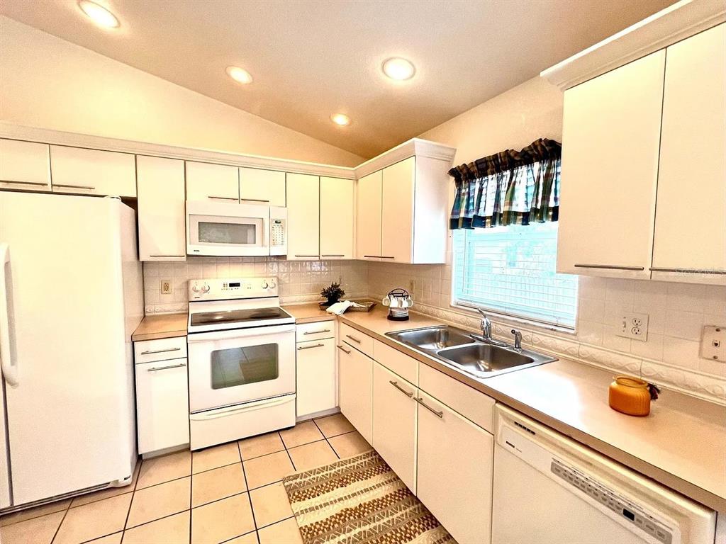 1485 Donegan Road Largo, FL 33771 - Photo 3 of 13