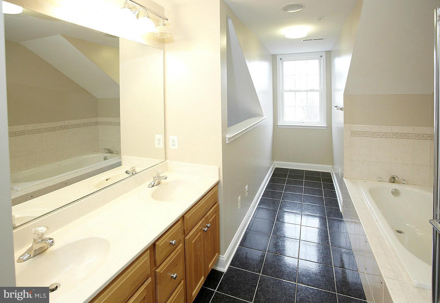 853 Ramsay Street Baltimore, MD 21230 - Photo 23 of 32 Bath (Master)
