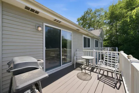 $320,000 | 2804 North Southern Hills Drive, Wadsworth, IL 60083