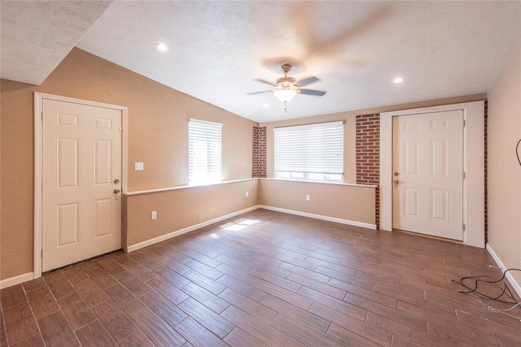204 Idlewood Road Pittsburgh, PA 15235 - Photo 12 of 24 Gallery Image 12