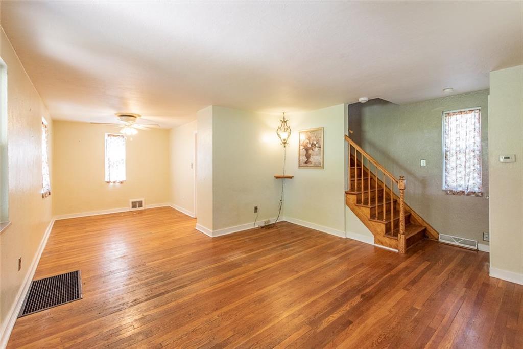 204 Idlewood Road Pittsburgh, PA 15235 - Photo 6 of 24 Gallery Image 6
