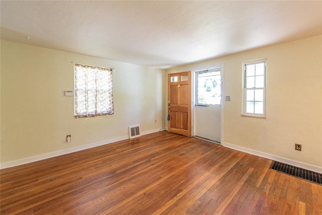 204 Idlewood Road Pittsburgh, PA 15235 - Photo 8 of 24 Gallery Image 8