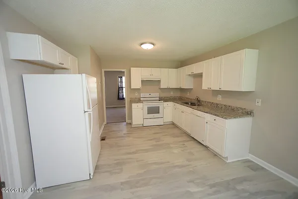 $228,500 | 208 Wimbledon Court, Clayton, NC 27520