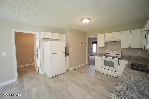 $228,500 | 208 Wimbledon Court, Clayton, NC 27520