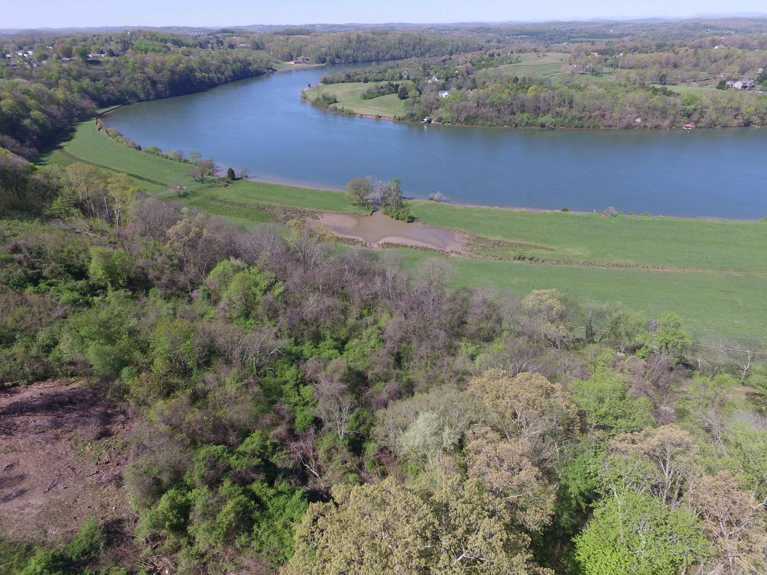 233 Harrison Bend Road Loudon, TN 37774 - Photo 16 of 40 233 Harrison Bend View 2