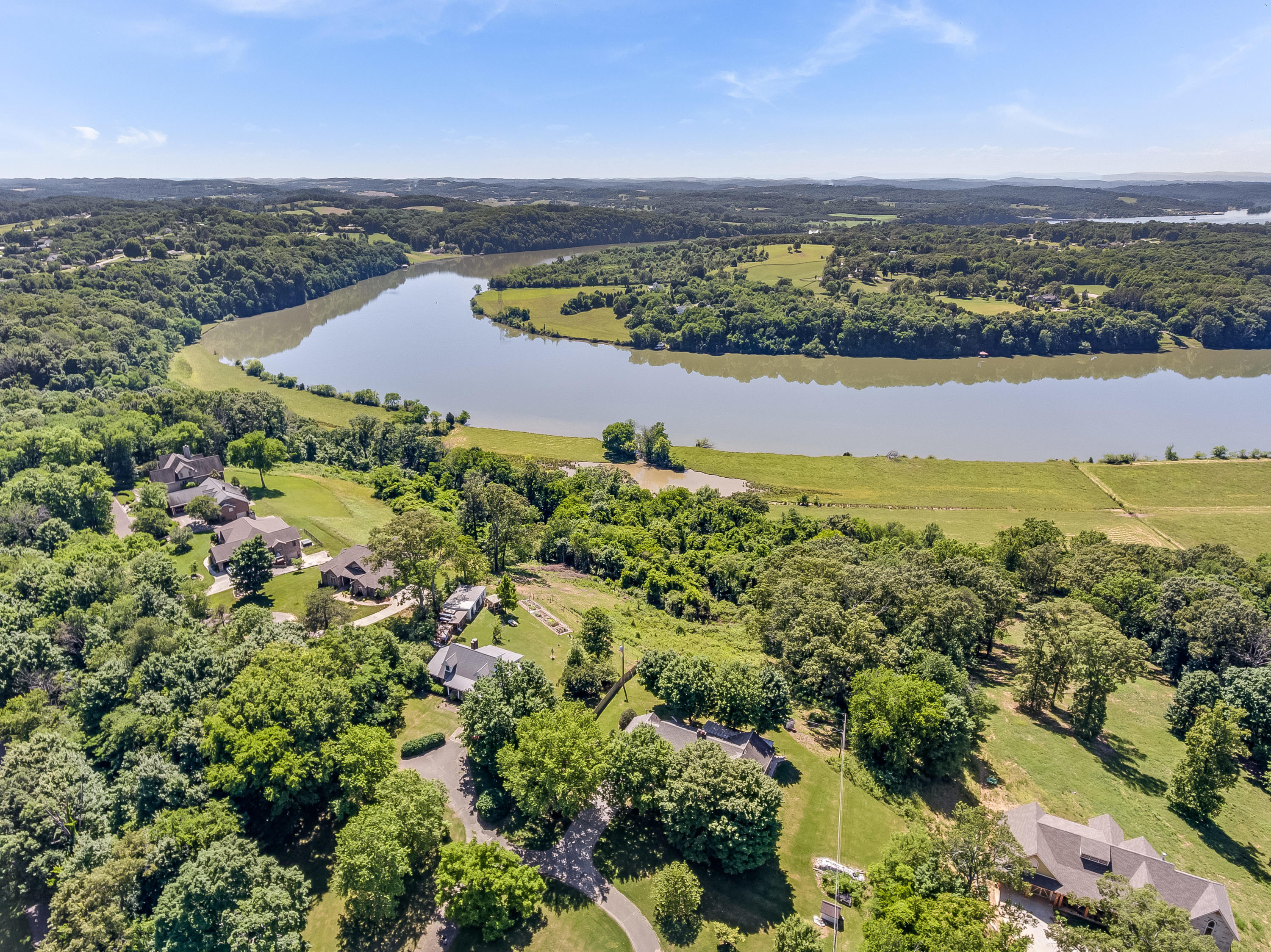 233 Harrison Bend Road Loudon, TN 37774 - Photo 10 of 40 233 Harrison Bend