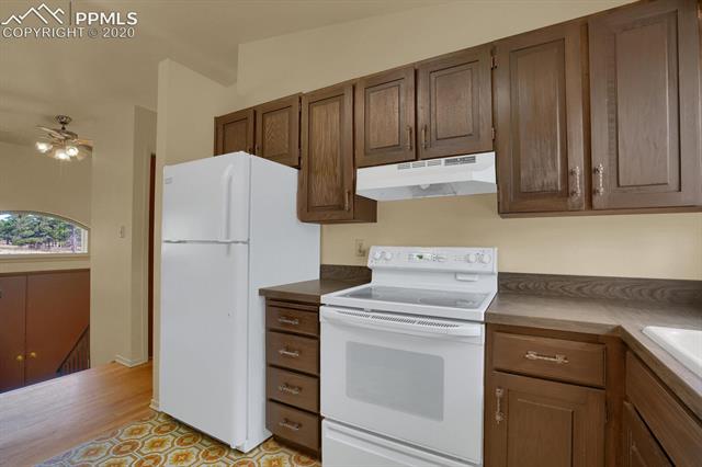 8075 Burgess Road Colorado Springs, CO 80908 - Photo 9 of 34