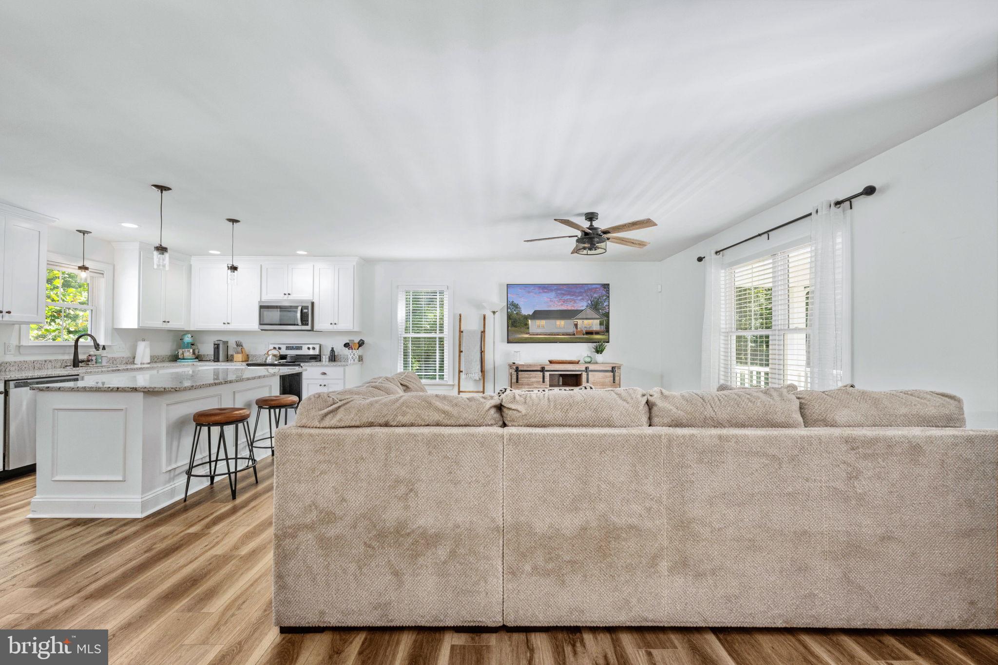 5676 Buckner Road Bumpass, VA 23024 - Photo 15 of 59 Living room/Kitchen