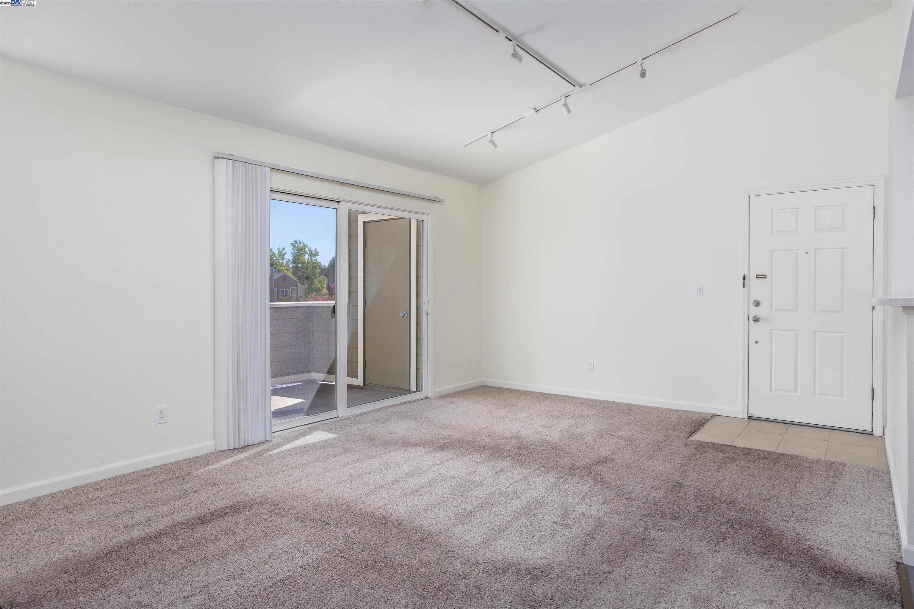 140 Reflections Drive, Unit 24 San Ramon, CA 94583 - Photo 6 of 32 a view of an empty room