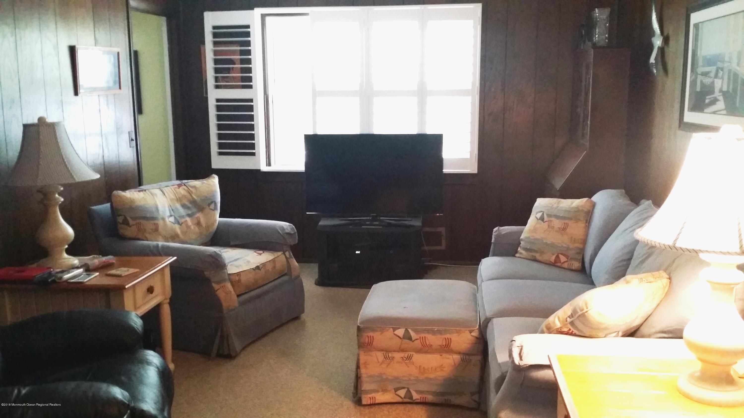 285 Sudbury Road Point Pleasant, NJ 08742 - Photo 17 of 93 FAM RM