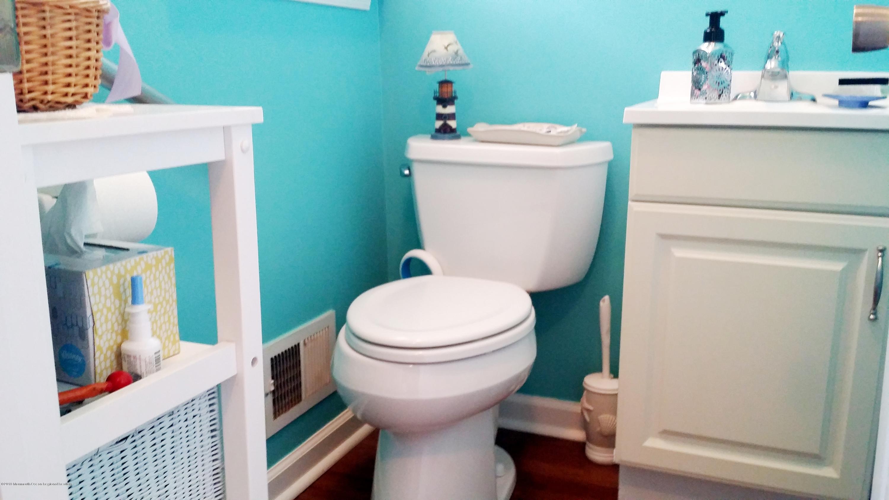 285 Sudbury Road Point Pleasant, NJ 08742 - Photo 18 of 93 MAIN HALF BATH 1