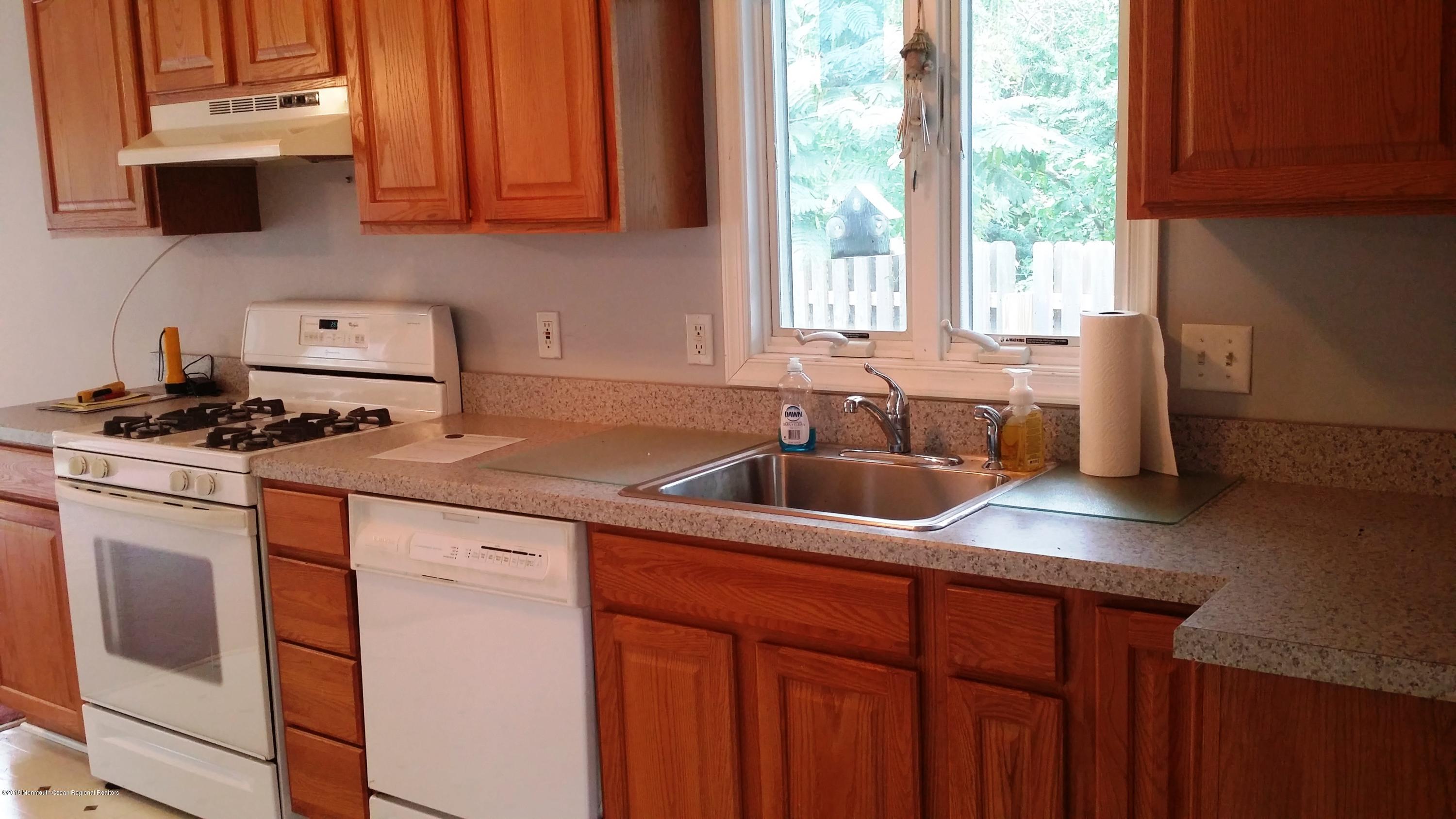 285 Sudbury Road Point Pleasant, NJ 08742 - Photo 45 of 93 MIL KIT CABS