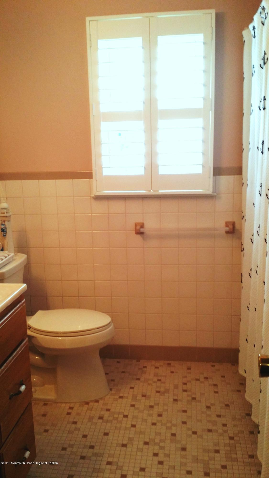 285 Sudbury Road Point Pleasant, NJ 08742 - Photo 79 of 93 MAIN FULL BATH 4